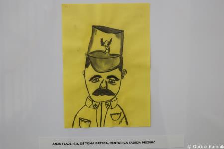 V prostorih občinske stavbe na ogled razstava literarnih in likovnih del na temo Častni občan Kamnika (51)